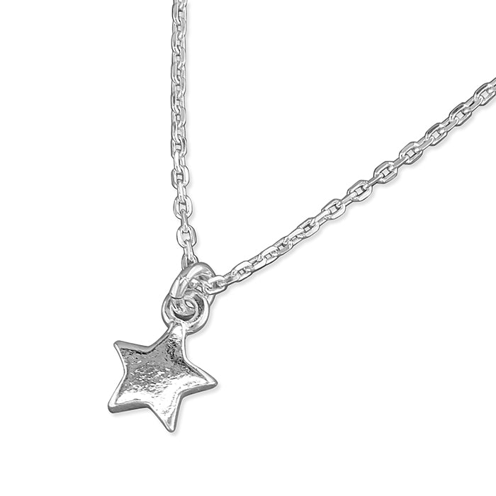 Silver plain pendant and chain complete with presentation box
