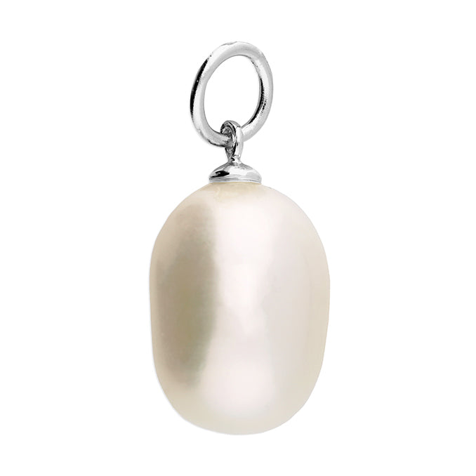 Silver Freshwater Pearl pendant and chain complete with presentation box