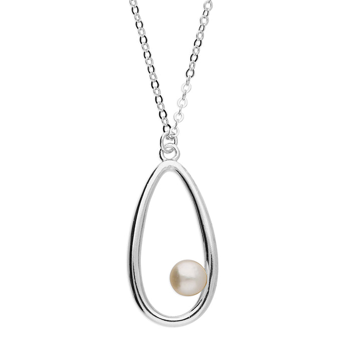 Silver Freshwater Pearl pendant and chain complete with presentation box