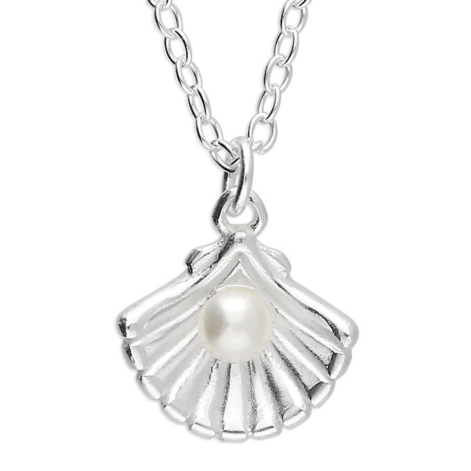 Silver Freshwater Pearl pendant and chain complete with presentation box