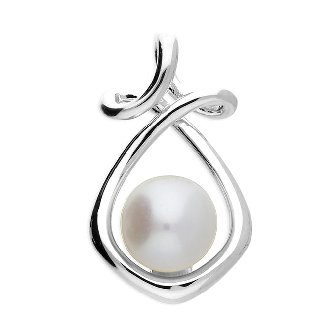Silver Freshwater Pearl pendant and chain complete with presentation box