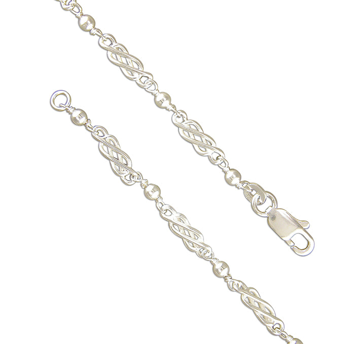 Silver knot link Bracelet complete with presentation box